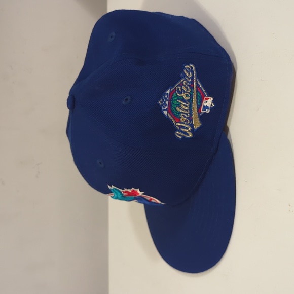 Bluejays new era world series patch 7 1/4 cap - Picture 2 of 4